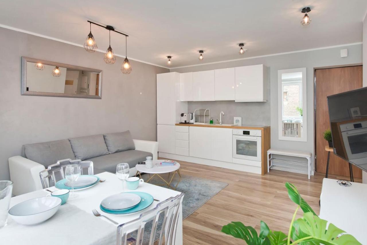 Stay Hip In Vibrant Centrally Located Apartment In Old Town グダニスク エクステリア 写真
